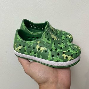 CAT & JACK slip on shoes. Toddler size 5C